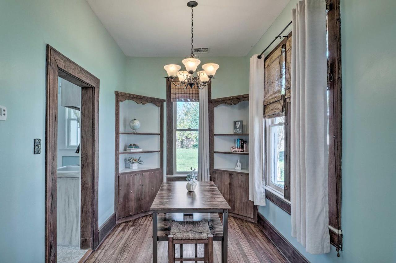 Lake Charles Cottage With Fireplace And Yard! Εξωτερικό φωτογραφία