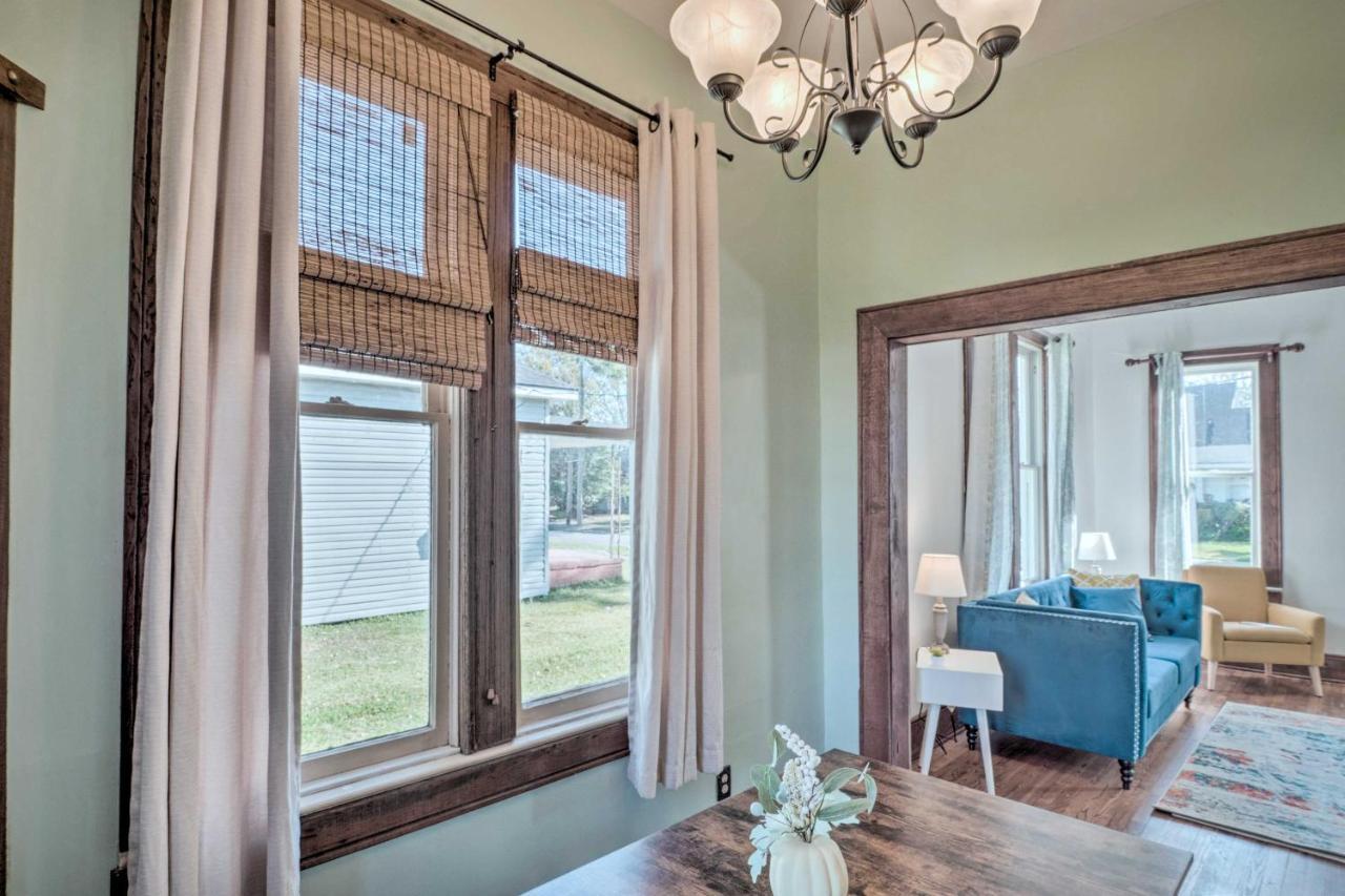 Lake Charles Cottage With Fireplace And Yard! Εξωτερικό φωτογραφία