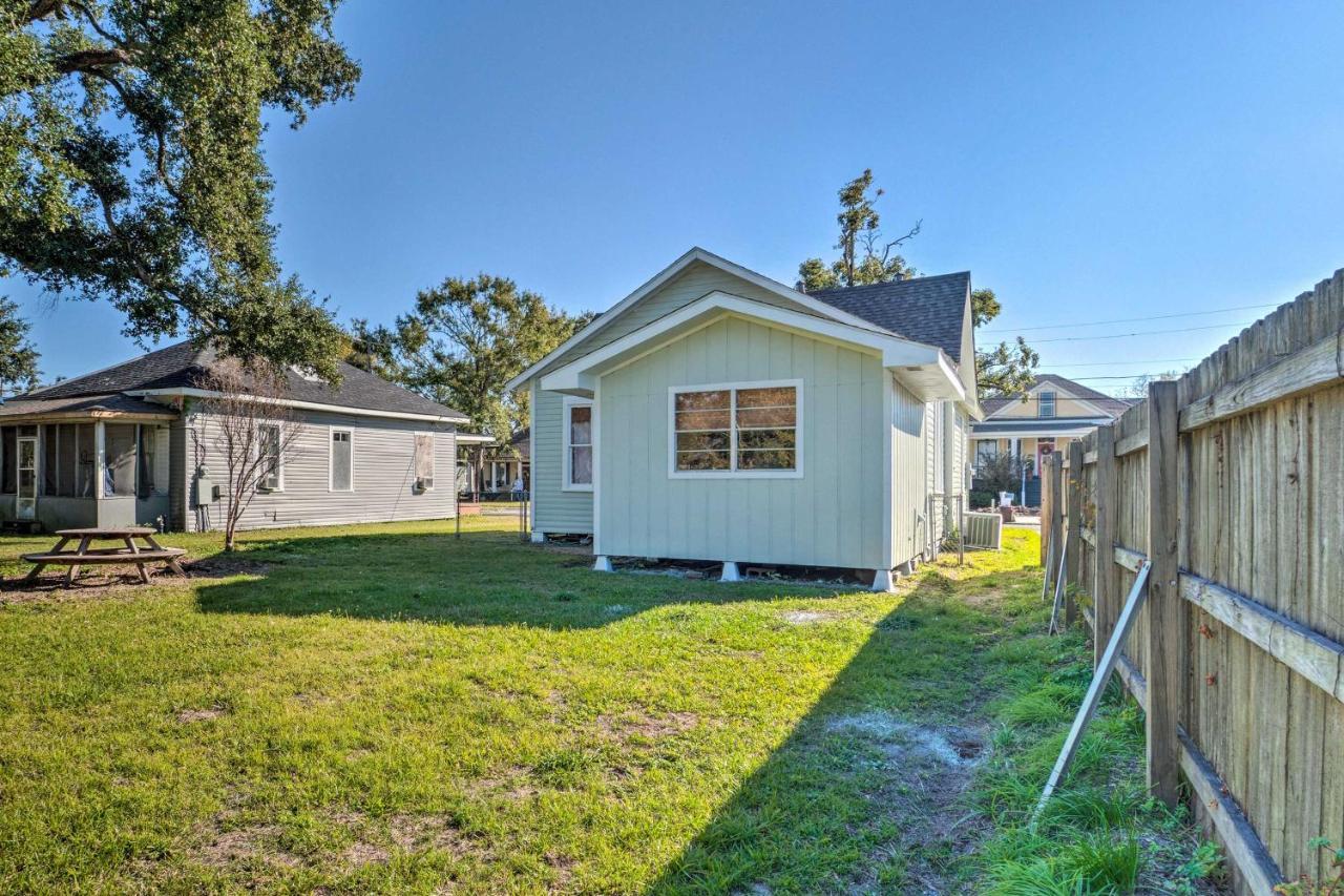 Lake Charles Cottage With Fireplace And Yard! Εξωτερικό φωτογραφία