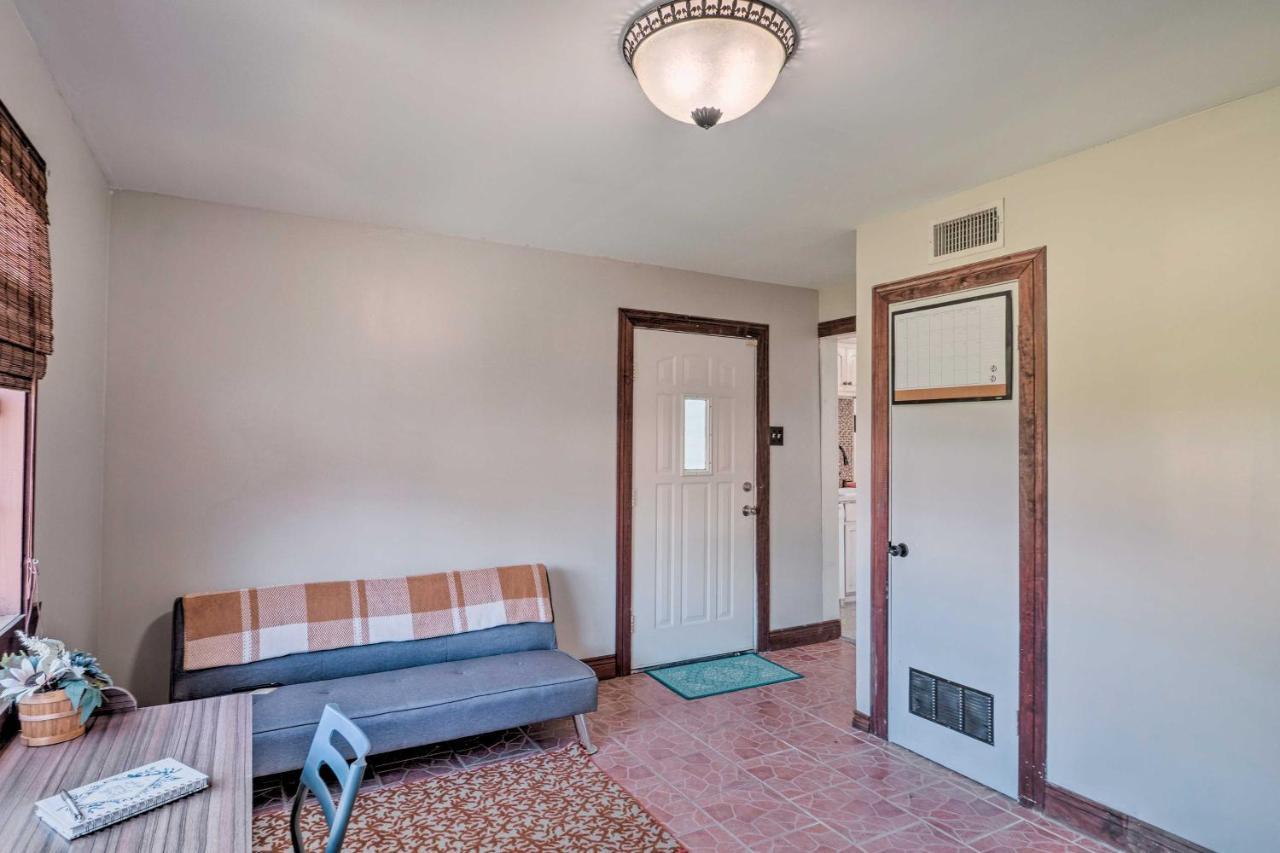 Lake Charles Cottage With Fireplace And Yard! Εξωτερικό φωτογραφία
